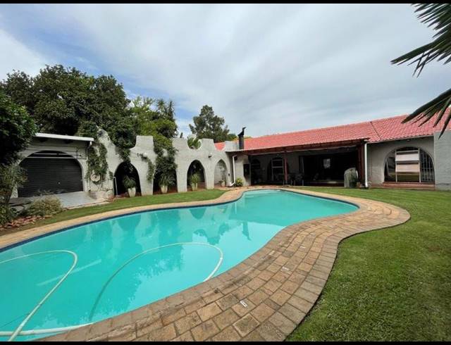 3 BEDROOM HOUSE FOR SALE IN ALBEMARLE